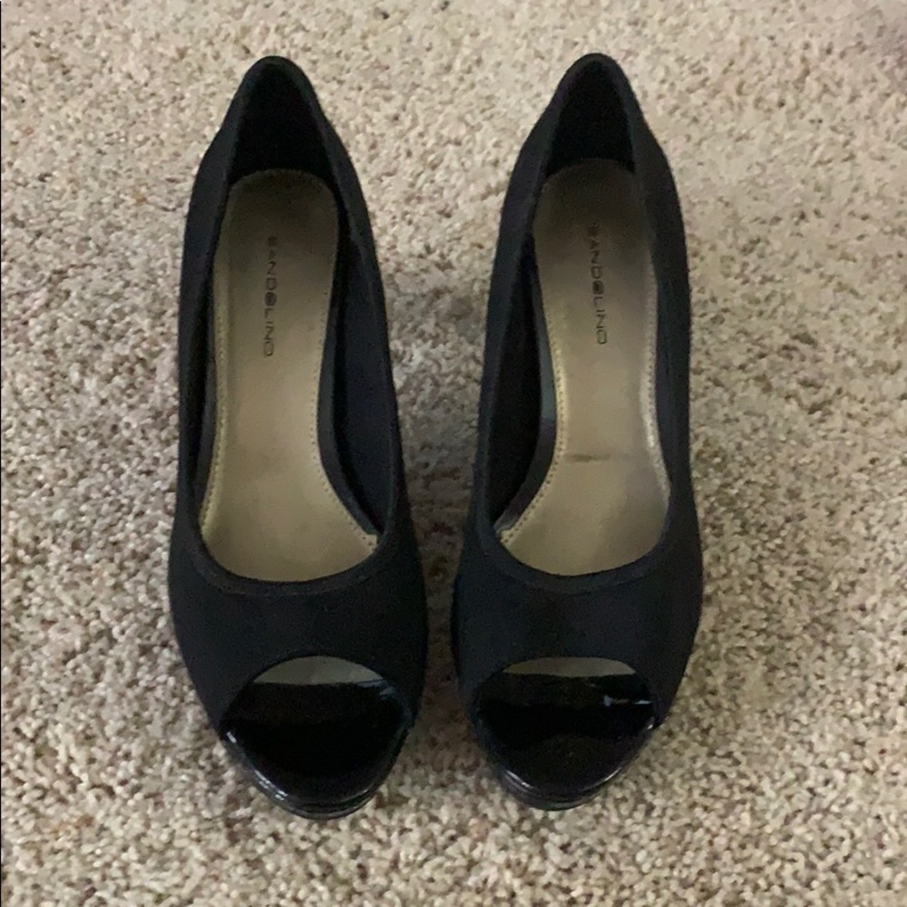 Bandolino black 2/3 inch heels peep toe